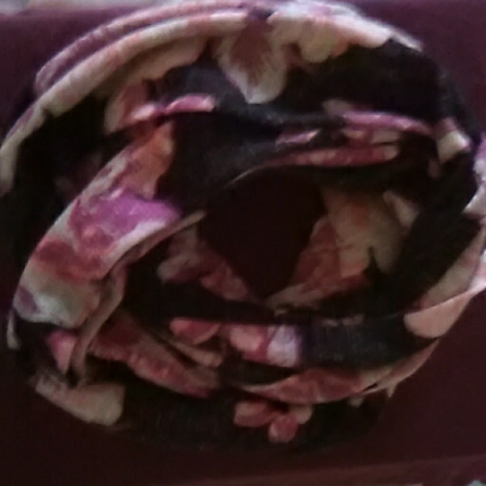 Contemporary scarf